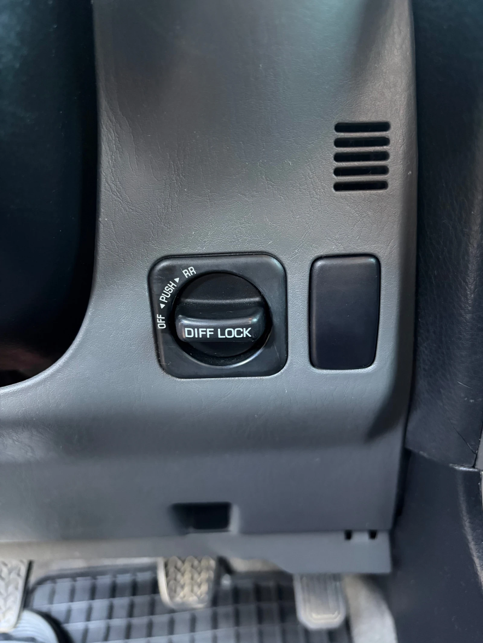 Toyota Land cruiser, снимка 10 - Автомобили и джипове - 55683815