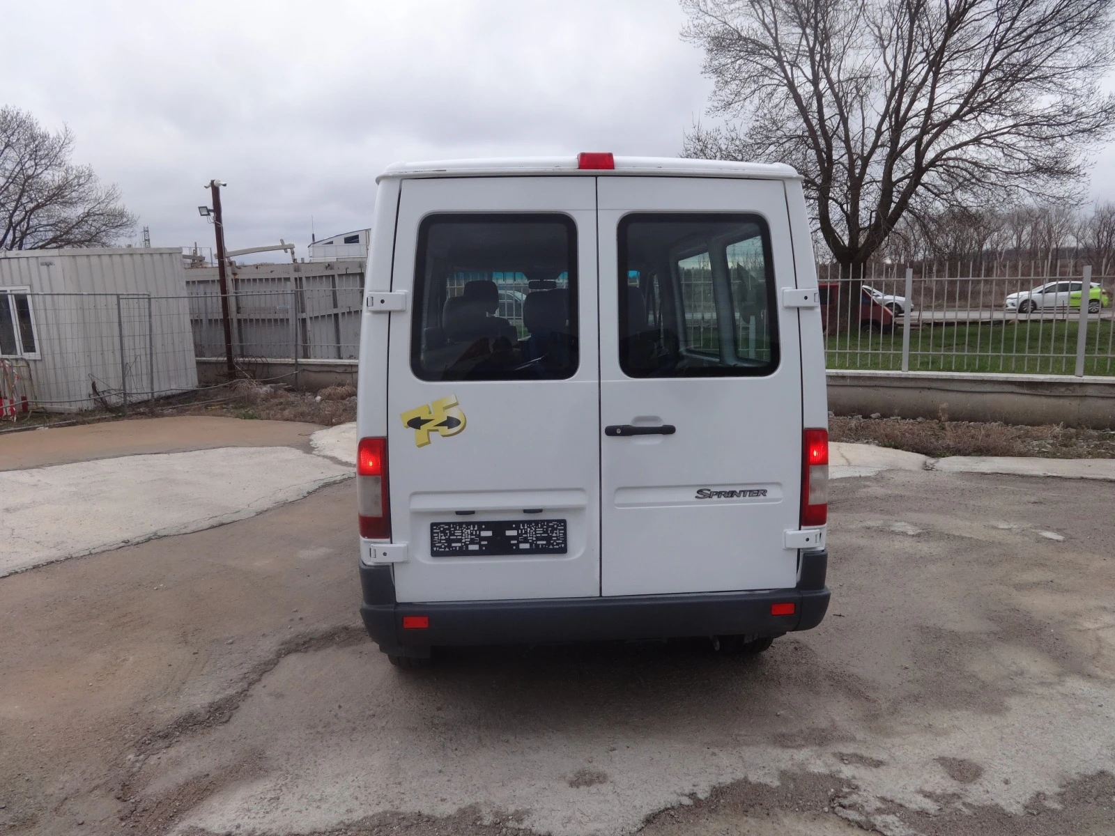 Mercedes-Benz Sprinter 211 Пътнически- 9 местен - изображение 5