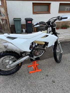 Обява за продажба на Husqvarna FE ~10 500 лв. - изображение 1 | Auto.bg Обява за продажба на Husqvarna FE ~10 500 лв. - изображение 1