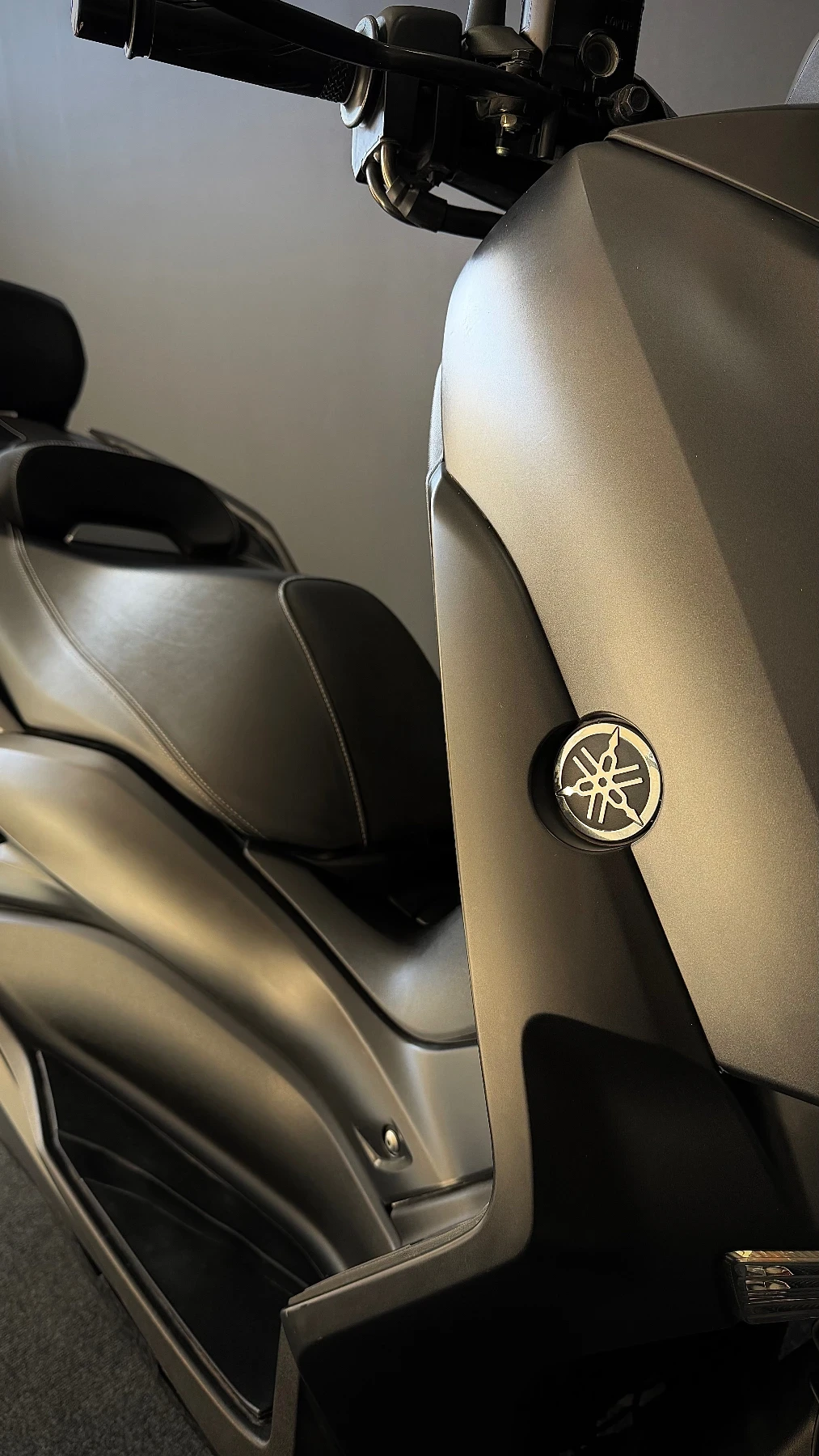 Yamaha X-max 300i Keyless Led 2018г 13, 800км, снимка 9 - Мотоциклети и мототехника - 54428009