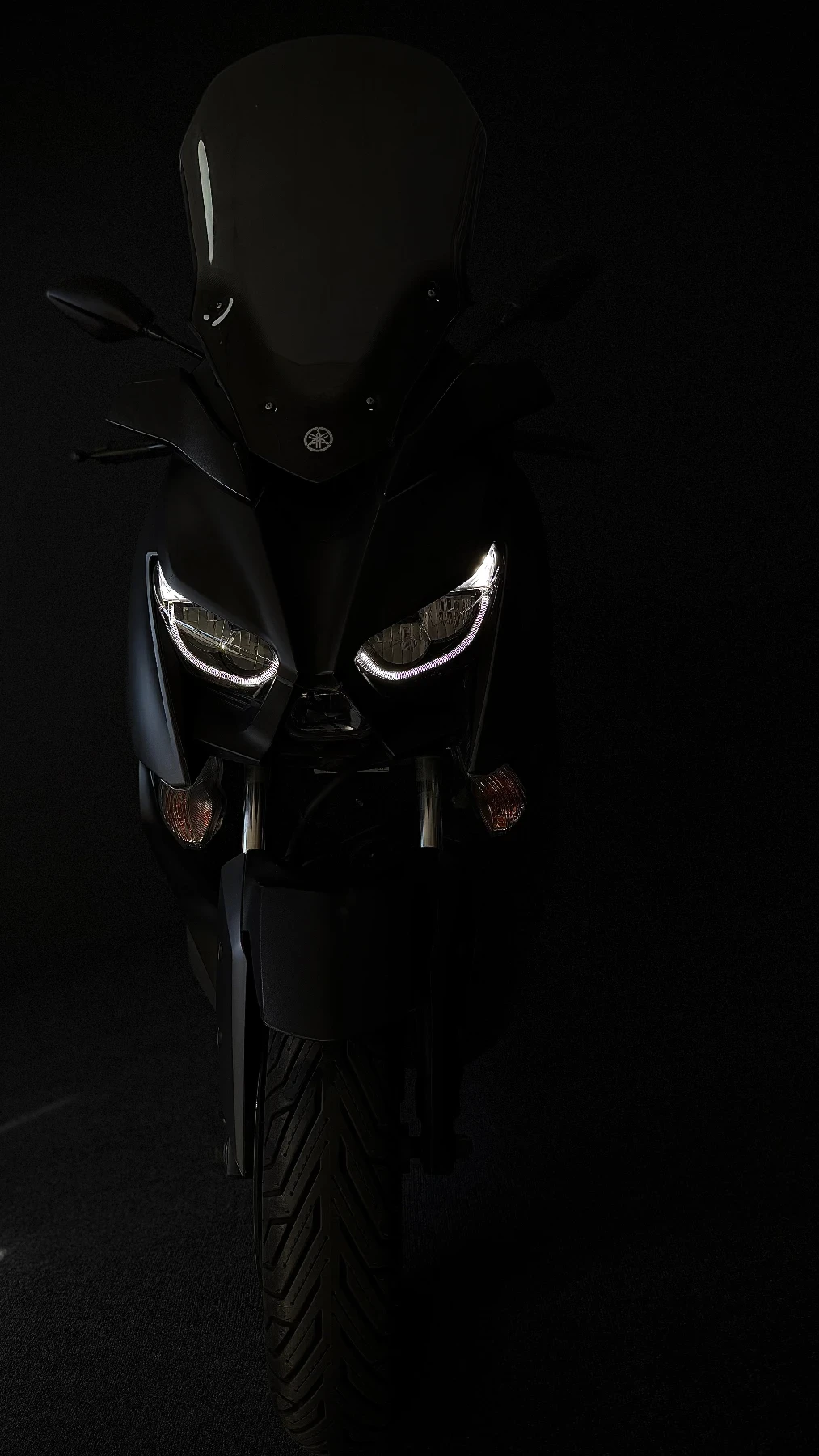 Yamaha X-max 300i Keyless Led 2018г 13, 800км, снимка 4 - Мотоциклети и мототехника - 54428009