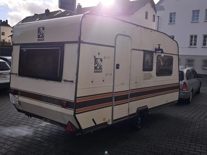 Каравана Knaus Suedwind 395, снимка 9 - Каравани и кемпери - 52957770