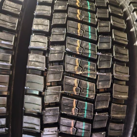 Гуми, снимка 2