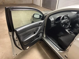 Toyota Avensis D4-D, снимка 10