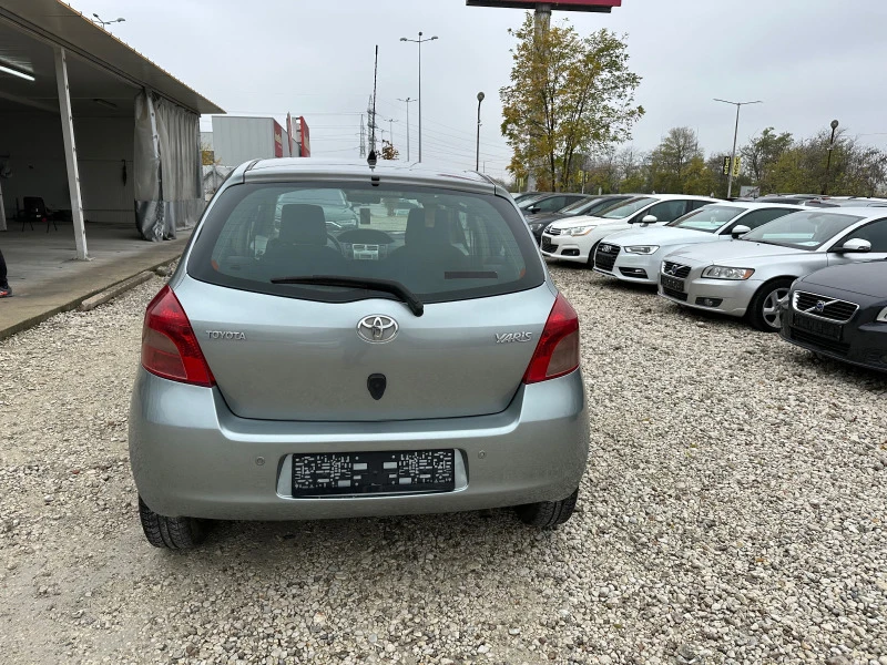 Toyota Yaris 1.3vvt-i 87k.c UNIKAT, снимка 6 - Автомобили и джипове - 43125735