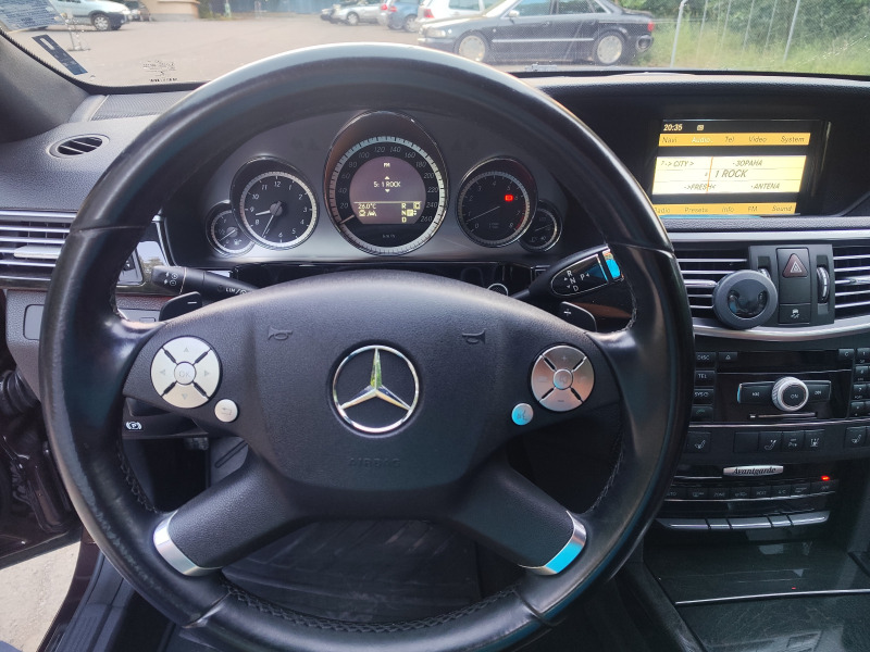 Mercedes-Benz E 350 CGI, снимка 15 - Автомобили и джипове - 46289180