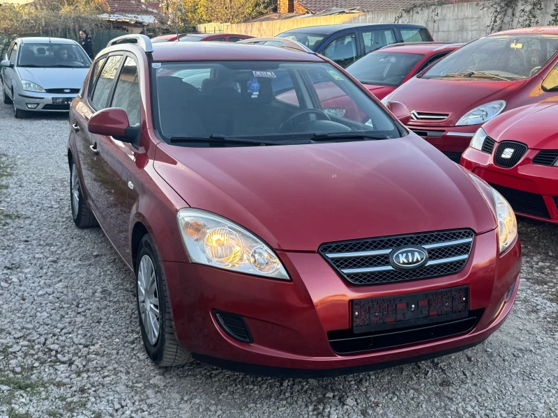 Kia Ceed, снимка 3 - Автомобили и джипове - 47877695