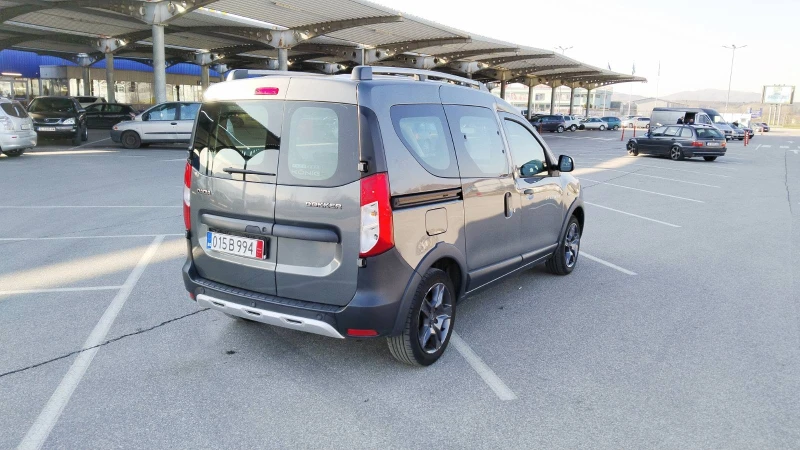 Dacia Dokker 1.2 TCe Stepway Celebration EURO 6, снимка 4 - Автомобили и джипове - 49098261