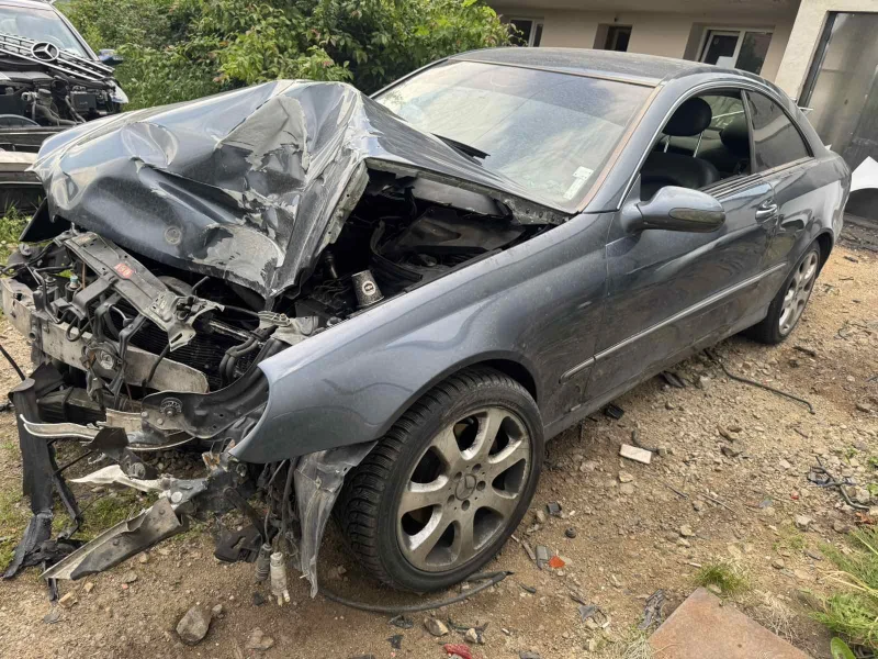 Mercedes-Benz CLK 270 Cdi, снимка 2 - Автомобили и джипове - 52389468