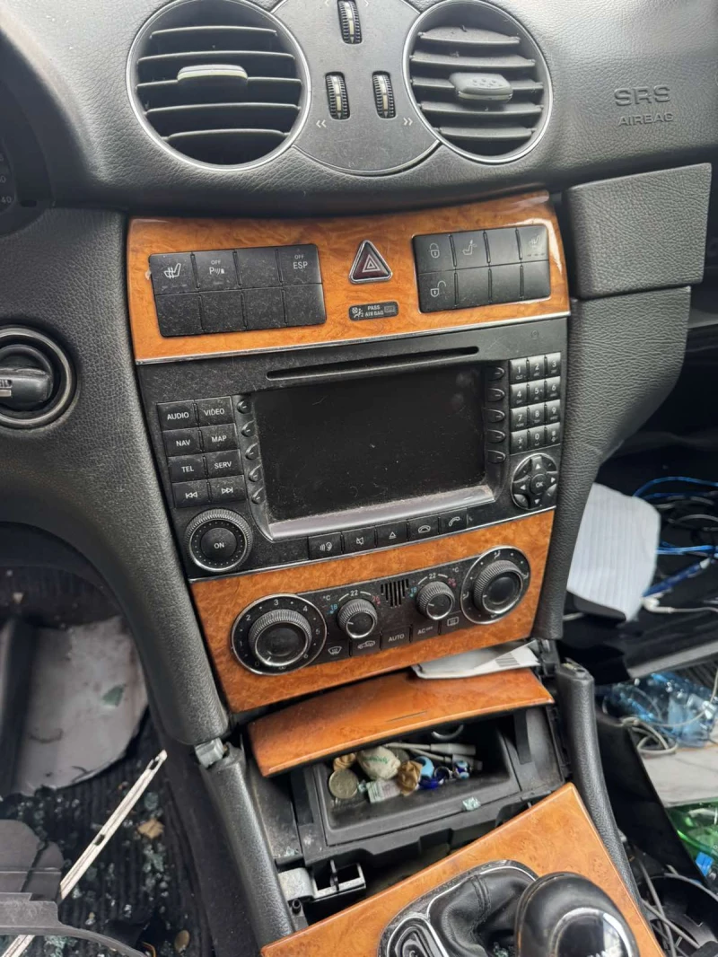 Mercedes-Benz CLK 270 Cdi, снимка 7 - Автомобили и джипове - 52389468