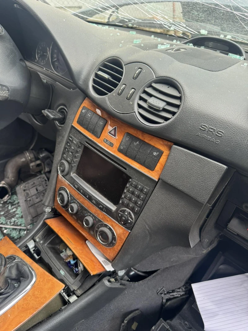 Mercedes-Benz CLK 270 Cdi, снимка 8 - Автомобили и джипове - 52389468