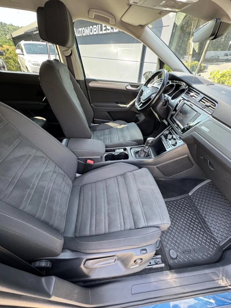 VW Touran, снимка 12 - Автомобили и джипове - 50973299