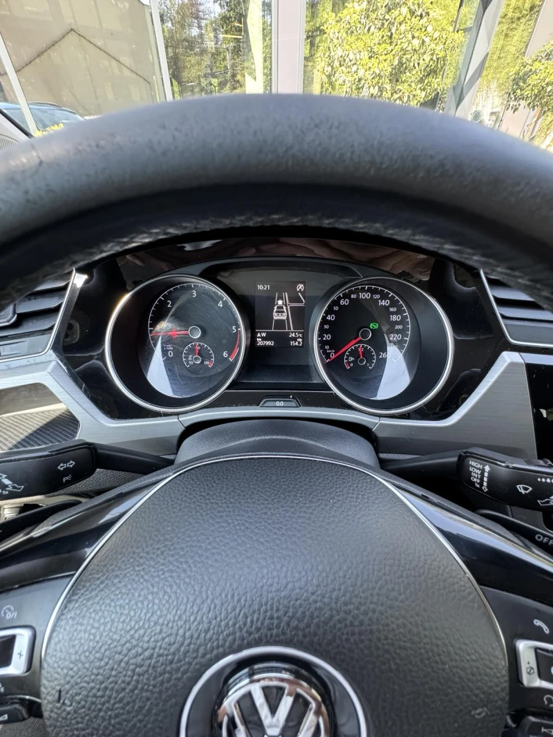VW Touran, снимка 17 - Автомобили и джипове - 50973299