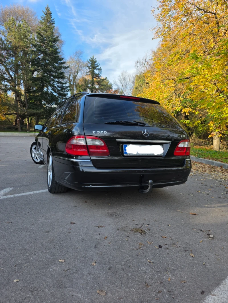 Mercedes-Benz E 320 3.2CDI, снимка 3 - Автомобили и джипове - 52112327