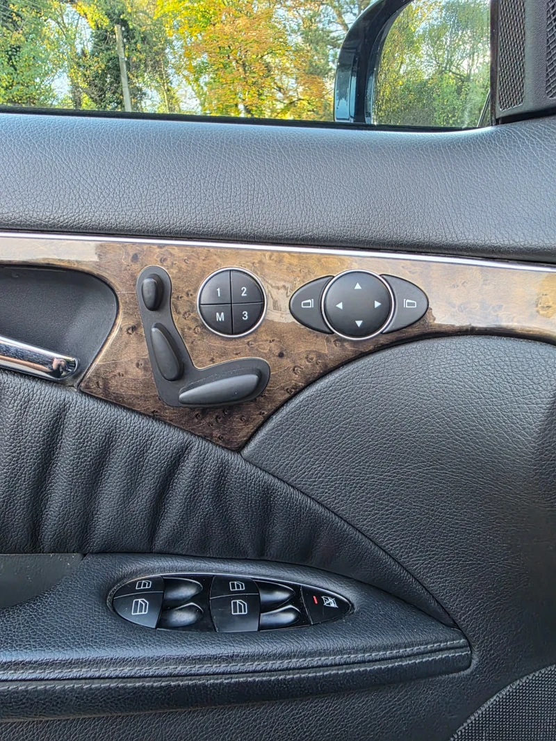 Mercedes-Benz E 320 3.2CDI, снимка 9 - Автомобили и джипове - 52112327