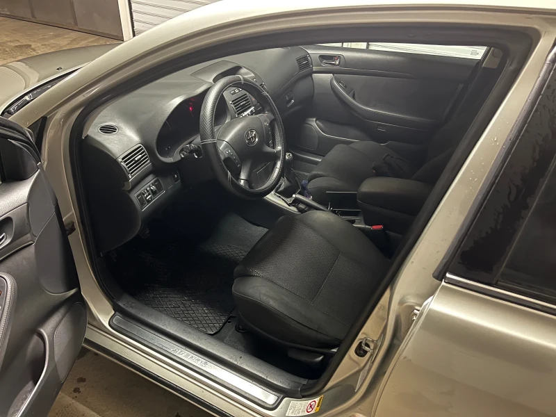 Toyota Avensis D4-D, снимка 4 - Автомобили и джипове - 53587339