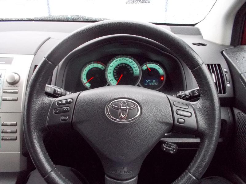 Toyota Corolla verso 1.8 VVT-I, снимка 5 - Автомобили и джипове - 12391000