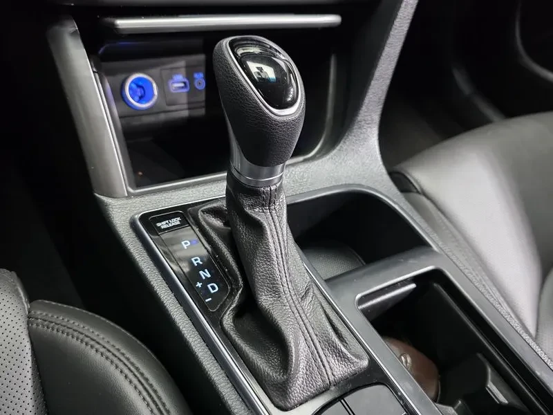 Hyundai Sonata 2.0 STYLE SPECIAL, снимка 9 - Автомобили и джипове - 56160962