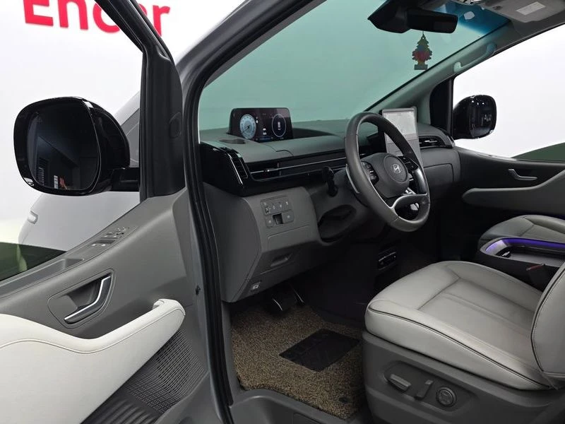 Hyundai Staria 4WD Lounge 9-Seater| 174�.�. | Mobile.bg � ����������� 10