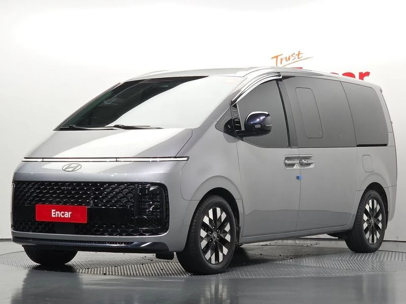 Hyundai Staria 4WD Lounge 9-Seater| 174к.с.