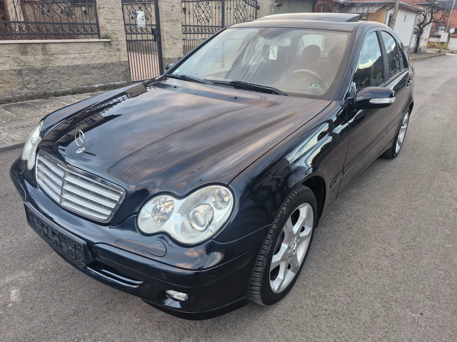 Mercedes-Benz C 180 143* AC* PDC* NAVI* XENON* TUV* AUT* FACE* LPG* , снимка 1