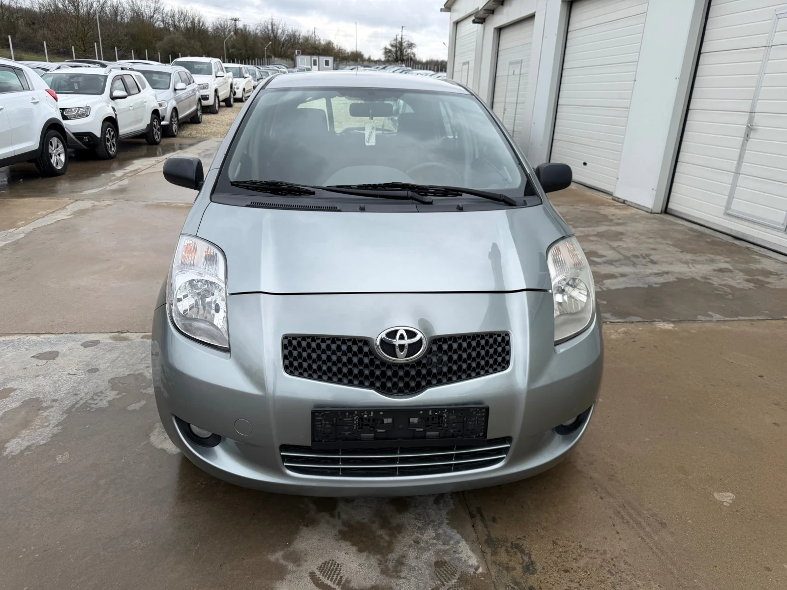 Toyota Yaris 1.3vvt-i 87k.c UNIKAT, снимка 11 - Автомобили и джипове - 43125735