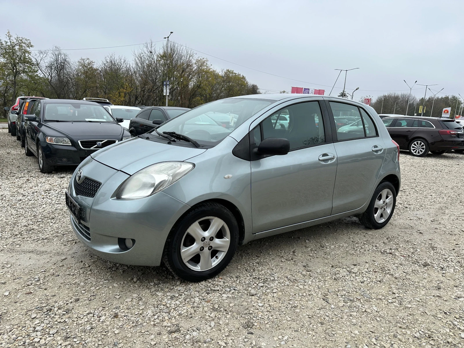 Toyota Yaris 1.3vvt-i 87k.c UNIKAT - изображение 3