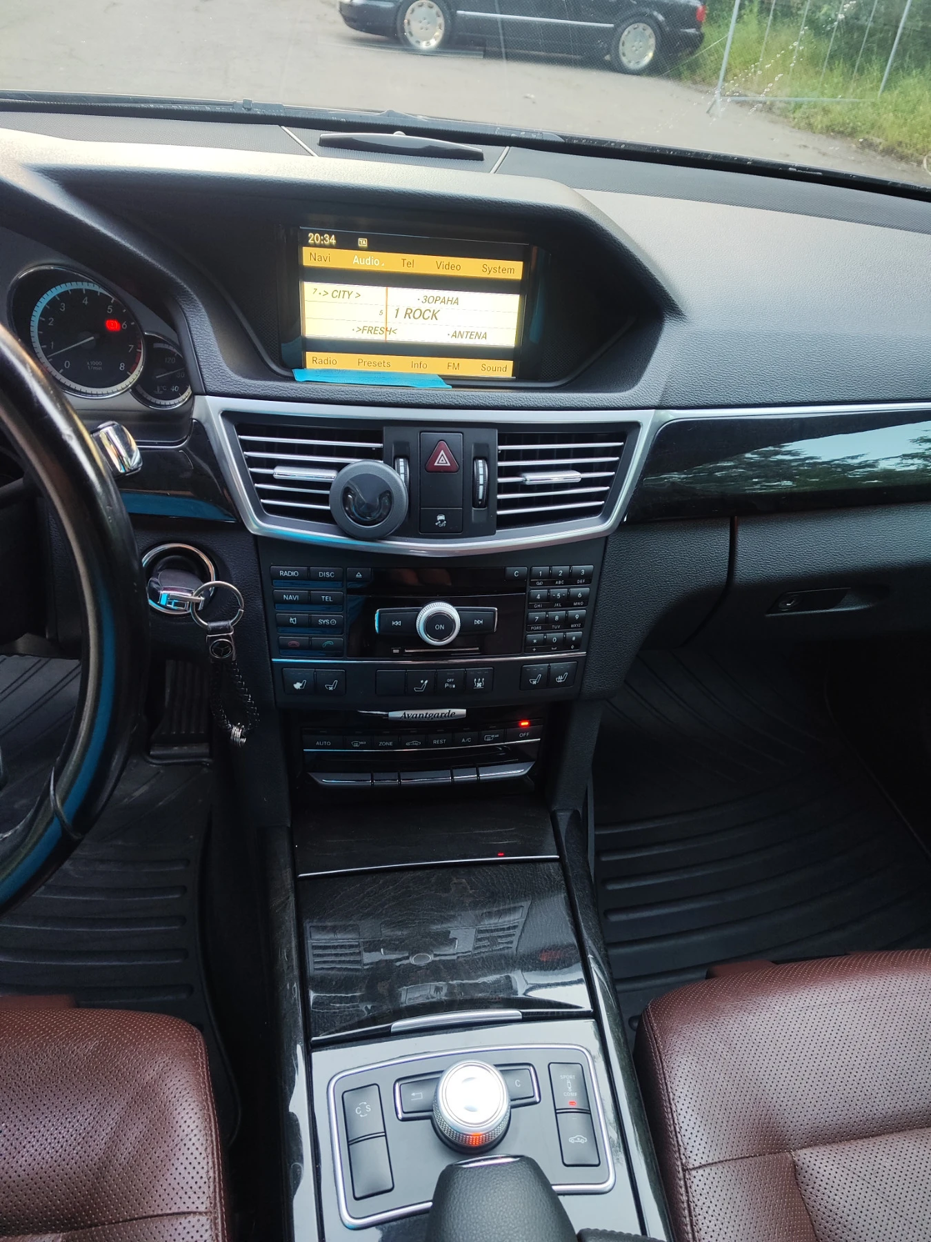 Mercedes-Benz E 350  Става на ГАЗ | Mobile.bg — изображение 15