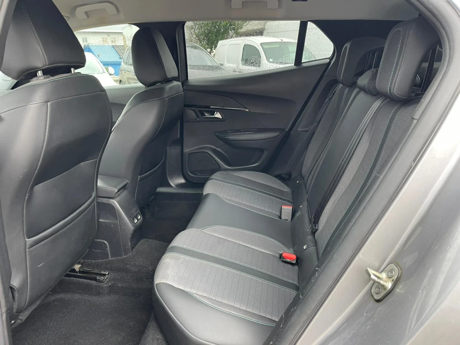 Peugeot 2008 1.5BLUE HDI ALLURE EAT8 131 - изображение 6