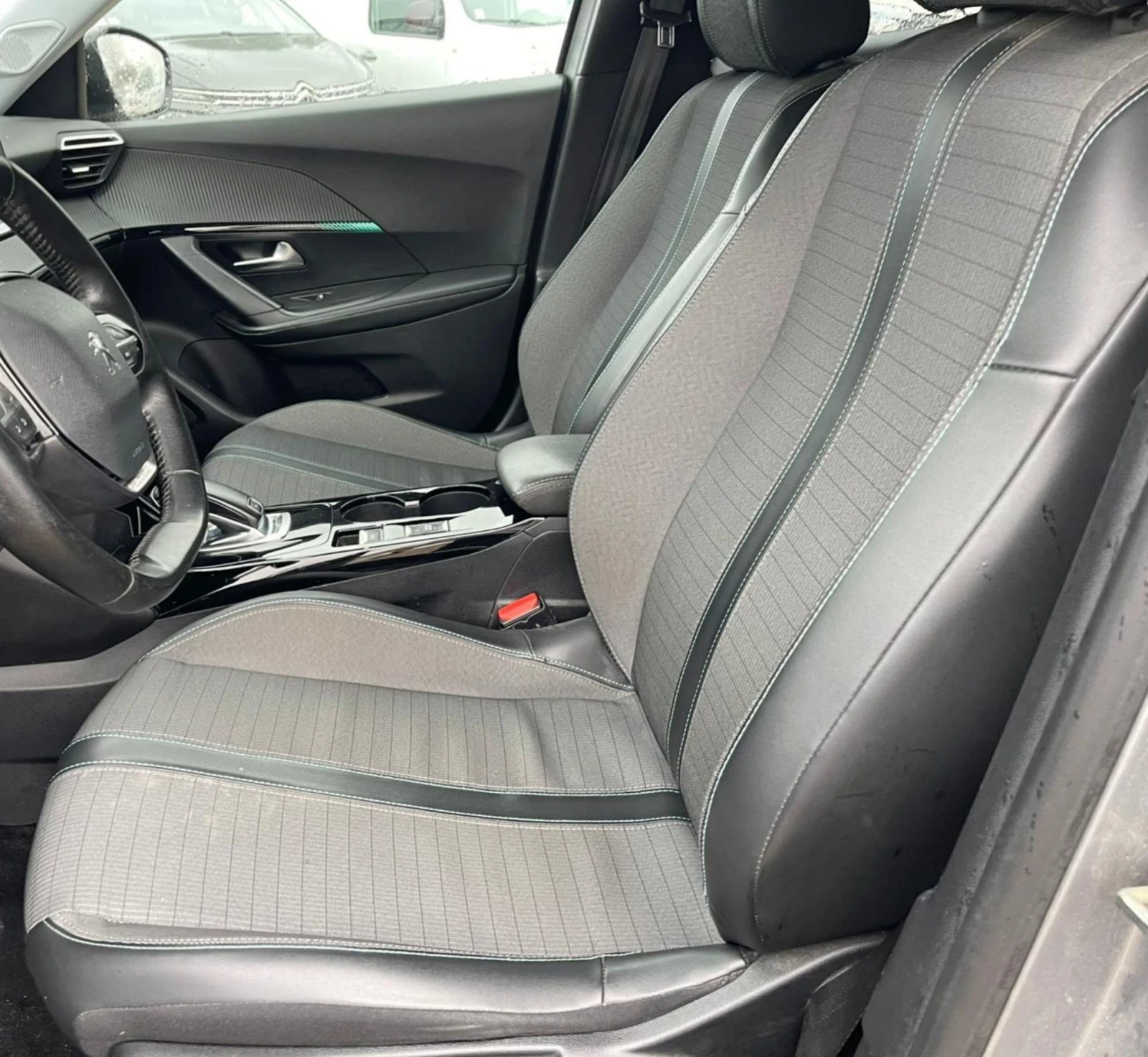 Peugeot 2008 1.5BLUE HDI ALLURE EAT8 131 - изображение 5