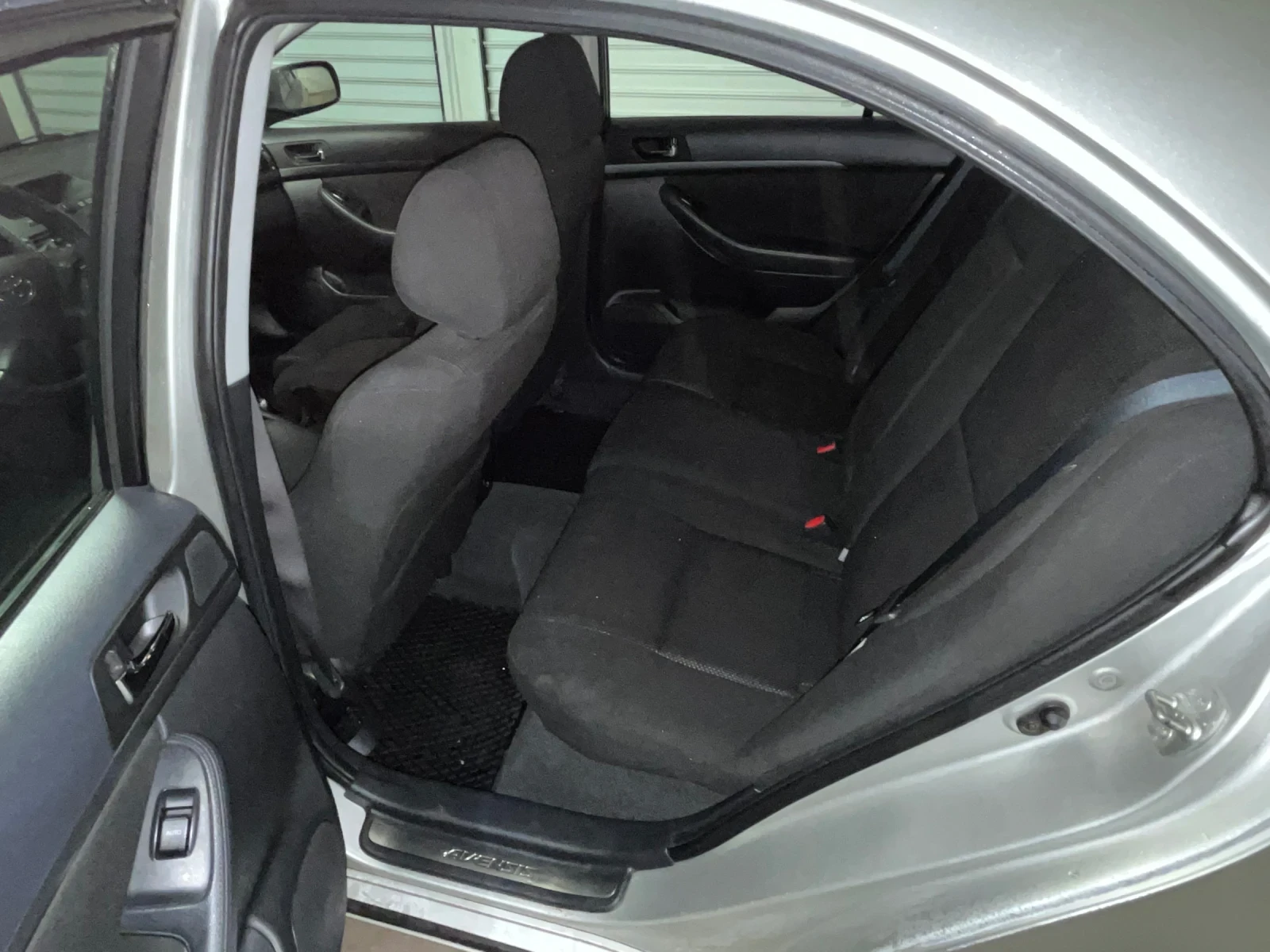 Toyota Avensis D4-D - изображение 5