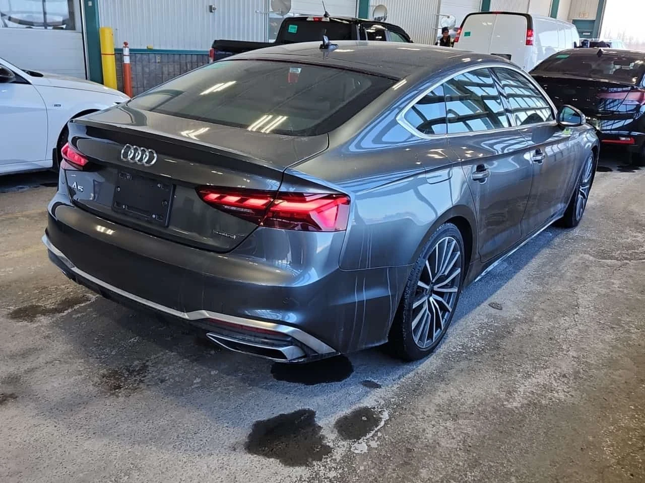 Audi A5  PROGRESSIV * 360* ОБДУХВАНЕ* 2 КЛЮЧА* CARFAX * , снимка 3 - Автомобили и джипове - 53709609