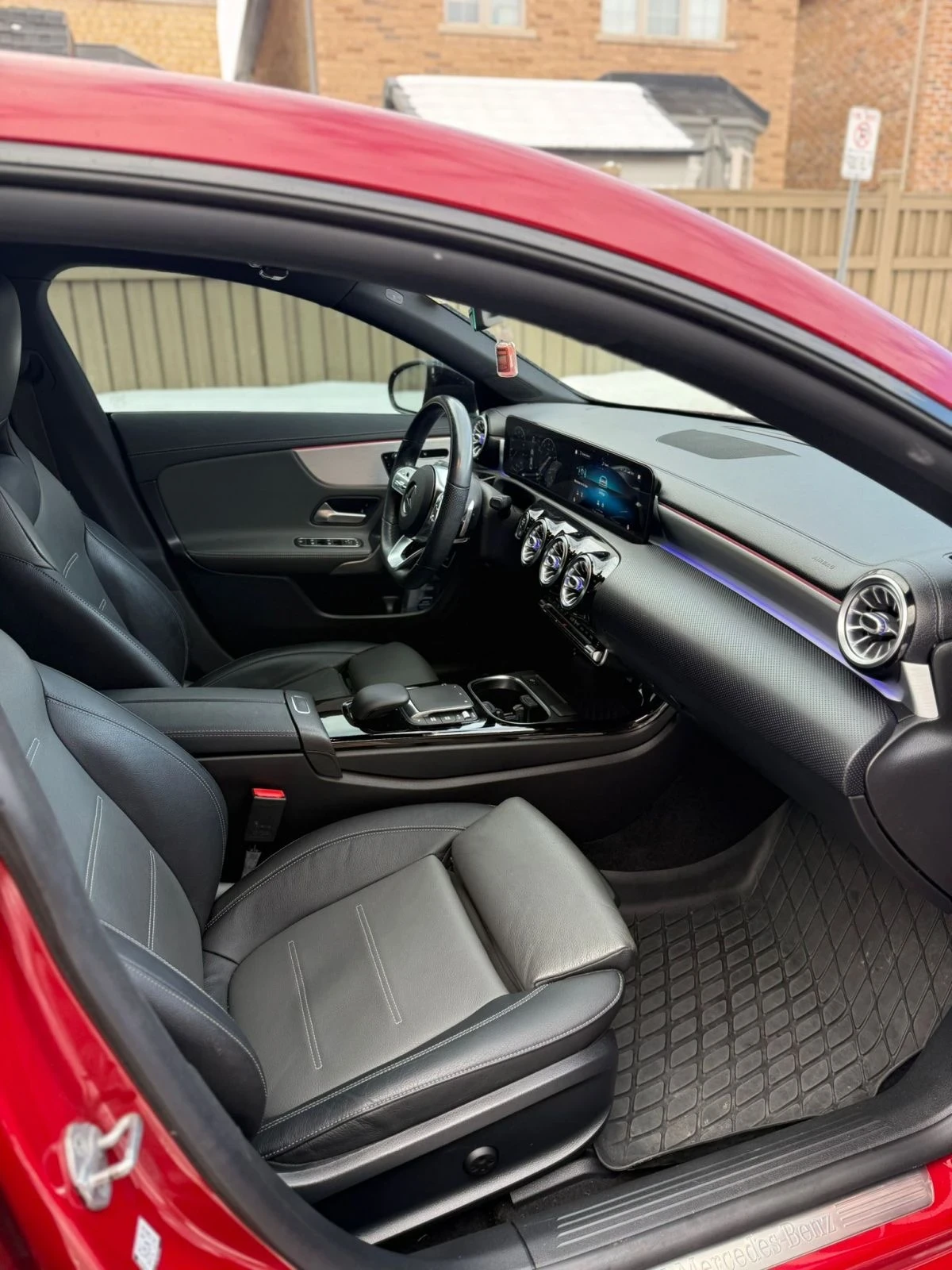 Mercedes-Benz CLA 250 AMG/Night-pkg* CarPlay* Камера* Пано* Подгрев, снимка 13 - Автомобили и джипове - 53811705