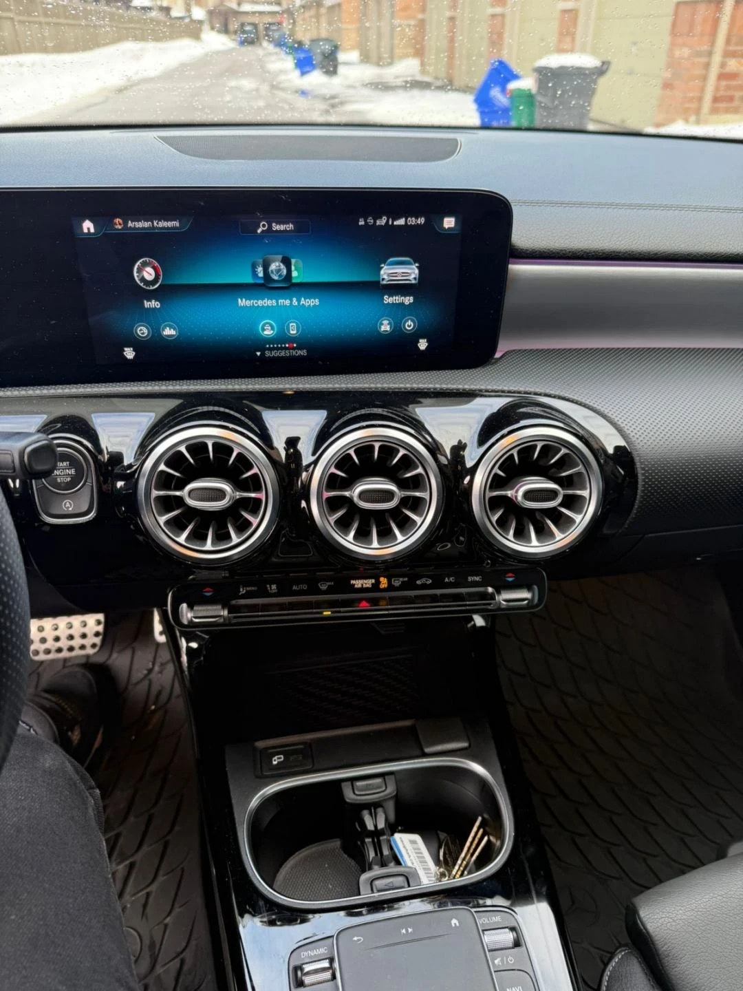 Mercedes-Benz CLA 250 AMG/Night-pkg* CarPlay* Камера* Пано* Подгрев, снимка 11 - Автомобили и джипове - 53811705