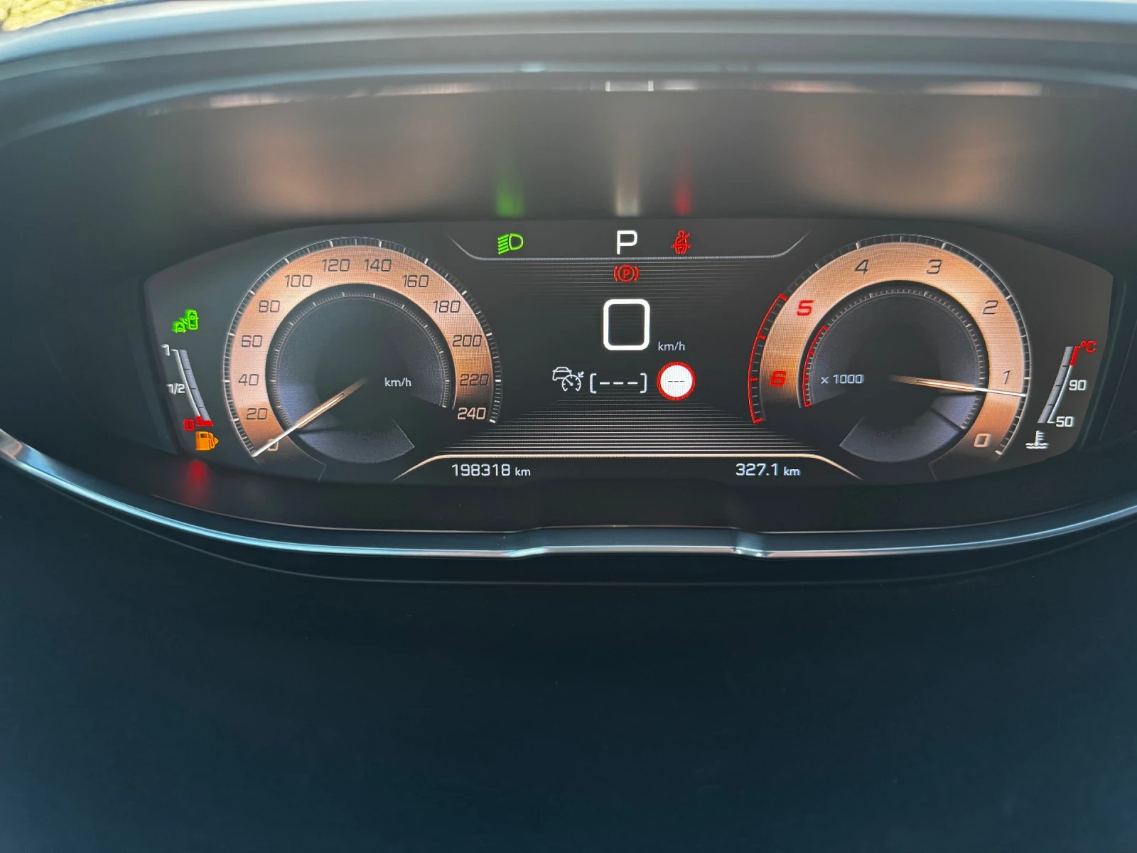 Peugeot 3008 GT Line 1.5 Blue HDi Panorama/ LED, снимка 11 - Автомобили и джипове - 54116111