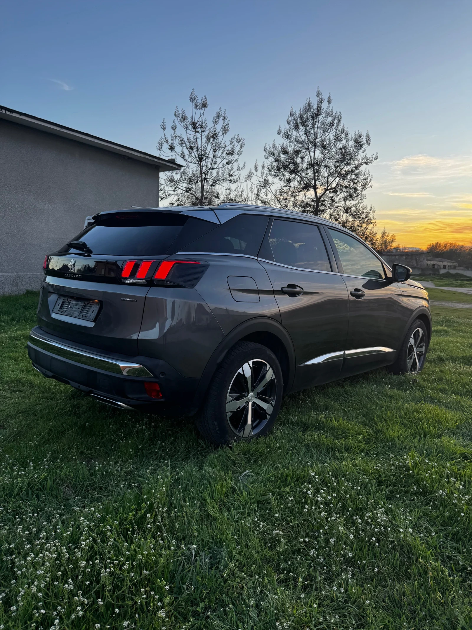 Peugeot 3008 GT Line 1.5 Blue HDi Panorama/ LED, снимка 2 - Автомобили и джипове - 54116111