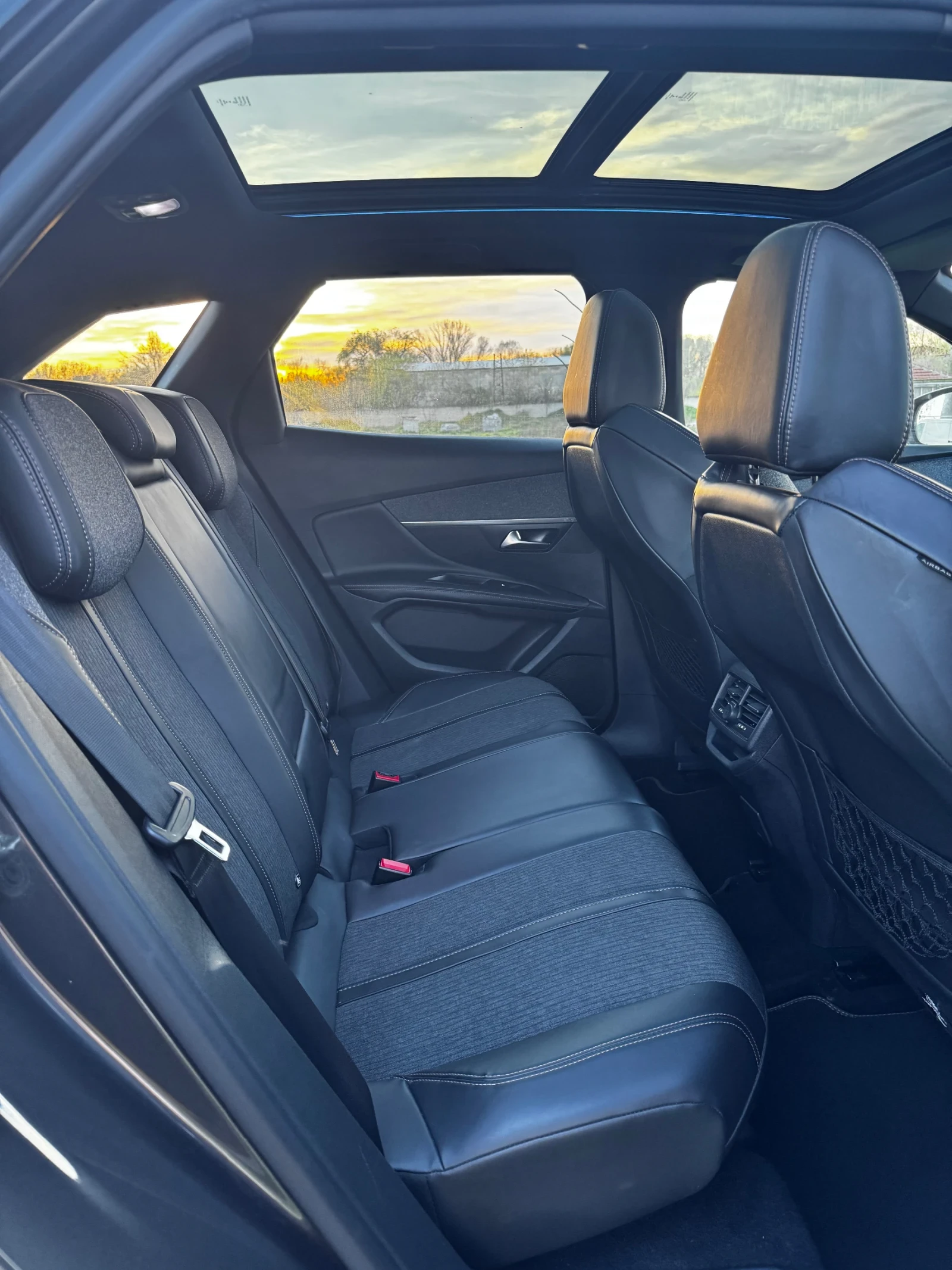 Peugeot 3008 GT Line 1.5 Blue HDi Panorama/ LED, снимка 9 - Автомобили и джипове - 54116111