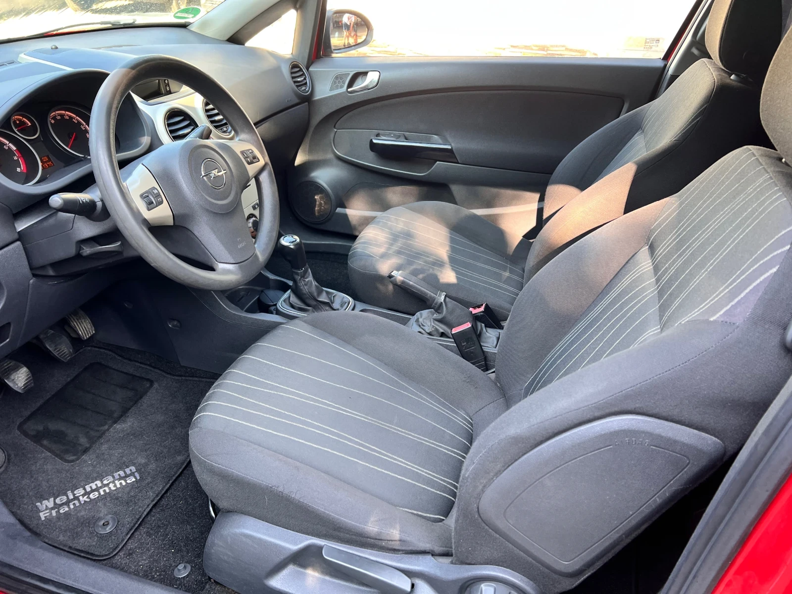 Opel Corsa 1.2 80к.с., снимка 8 - Автомобили и джипове - 54701241