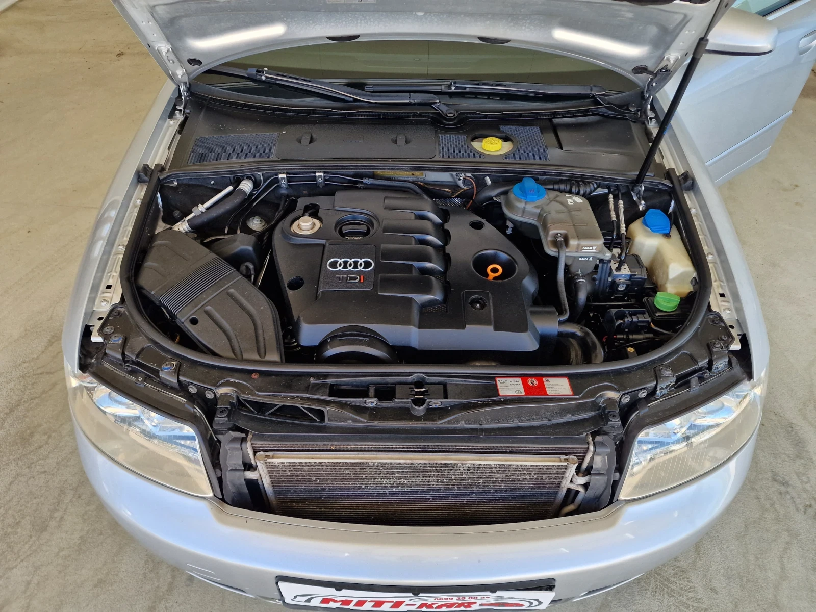 Audi A4 1.9 131kc 6 Скорости ТOP, снимка 15 - Автомобили и джипове - 54711593