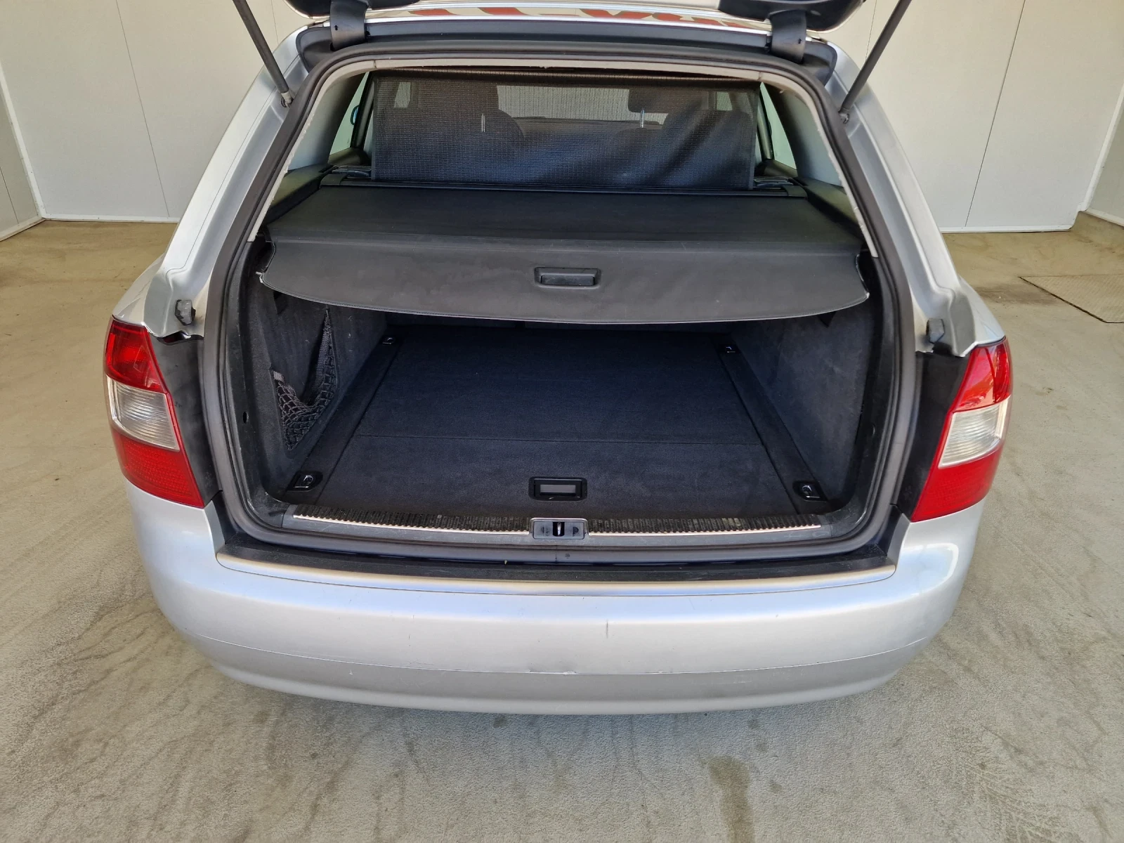 Audi A4 1.9 131kc 6 Скорости ТOP, снимка 7 - Автомобили и джипове - 54711593