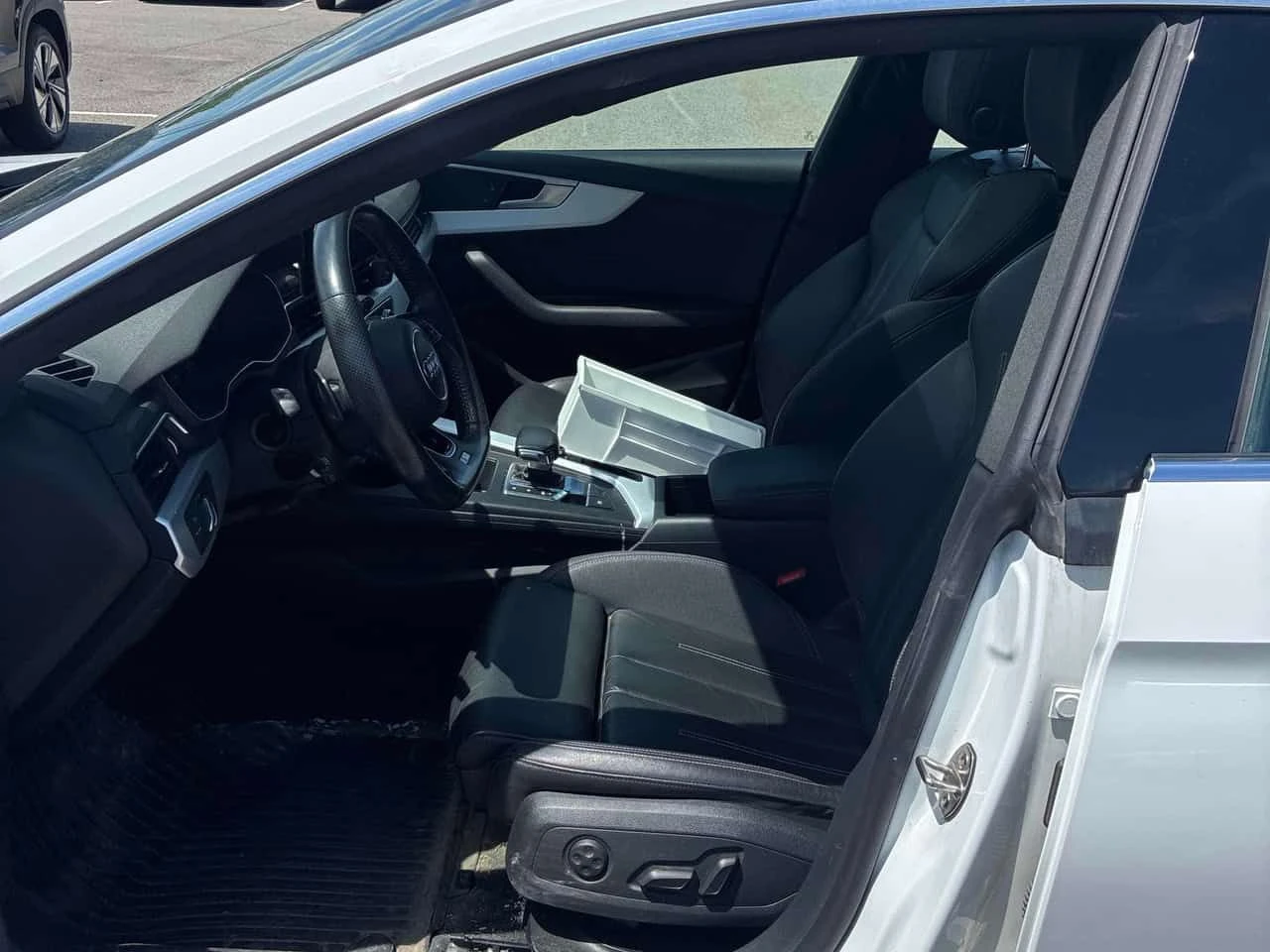 Audi A5 Progressiv/ПАНОРАМА/ДИСТРОНИК, снимка 10 - Автомобили и джипове - 54940146