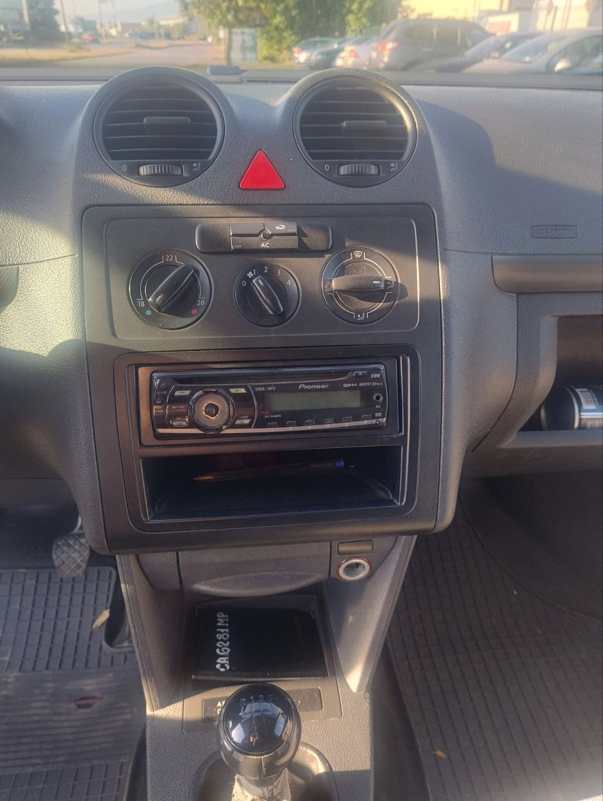 VW Caddy, снимка 11 - Автомобили и джипове - 56578497