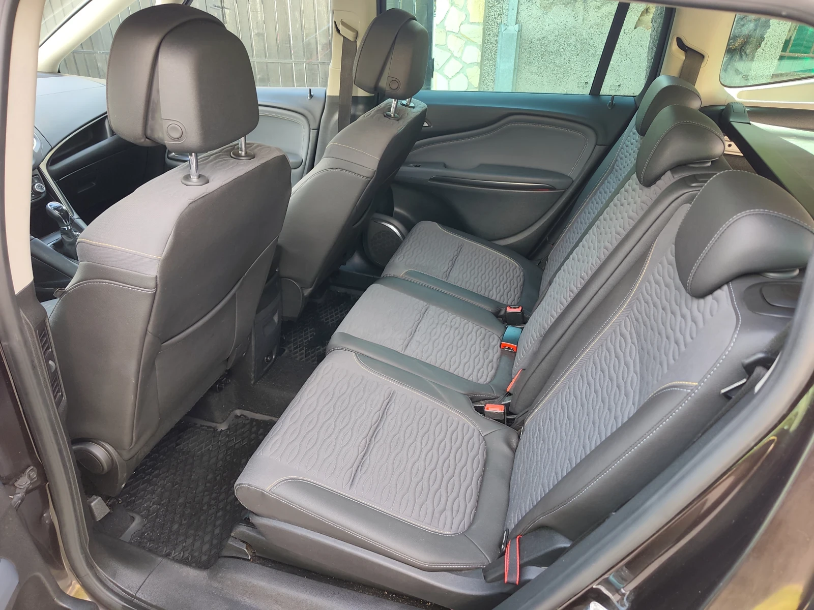 Opel Zafira, снимка 9 - Автомобили и джипове - 56680022