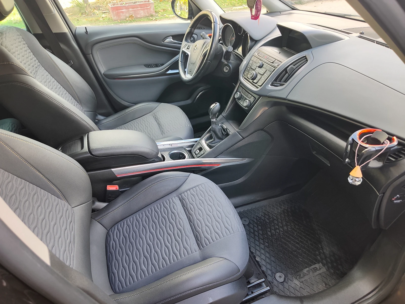 Opel Zafira, снимка 15 - Автомобили и джипове - 56680022