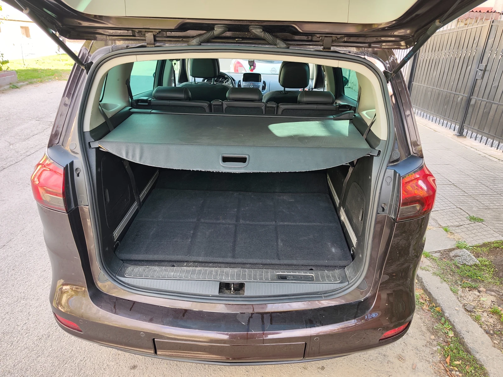 Opel Zafira, снимка 8 - Автомобили и джипове - 56680022