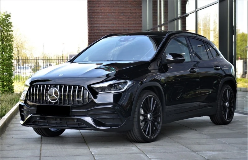 Mercedes-Benz GLA *35*AMG*4M*PANORAMA*LED*, снимка 2 - Автомобили и джипове - 45095416