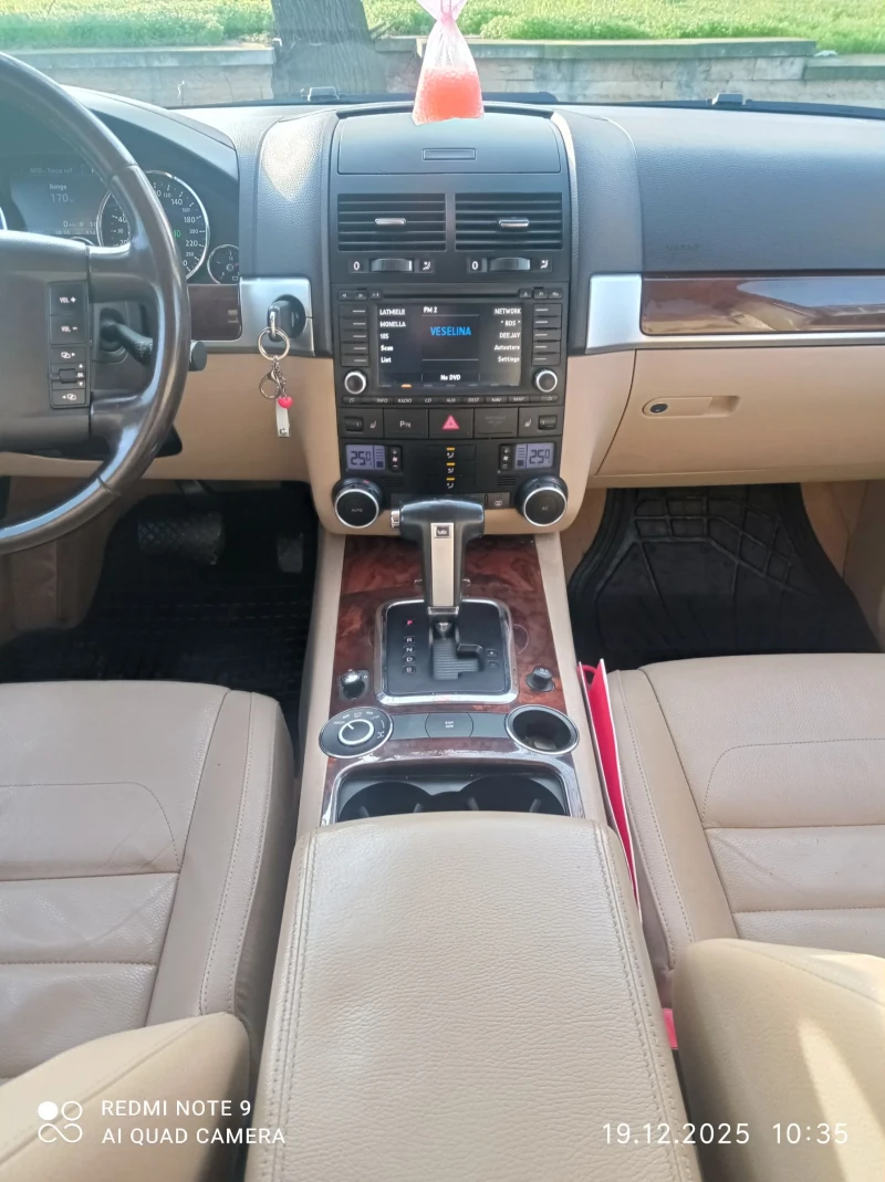 VW Touareg 3.0 TDI, снимка 10 - Автомобили и джипове - 53048560