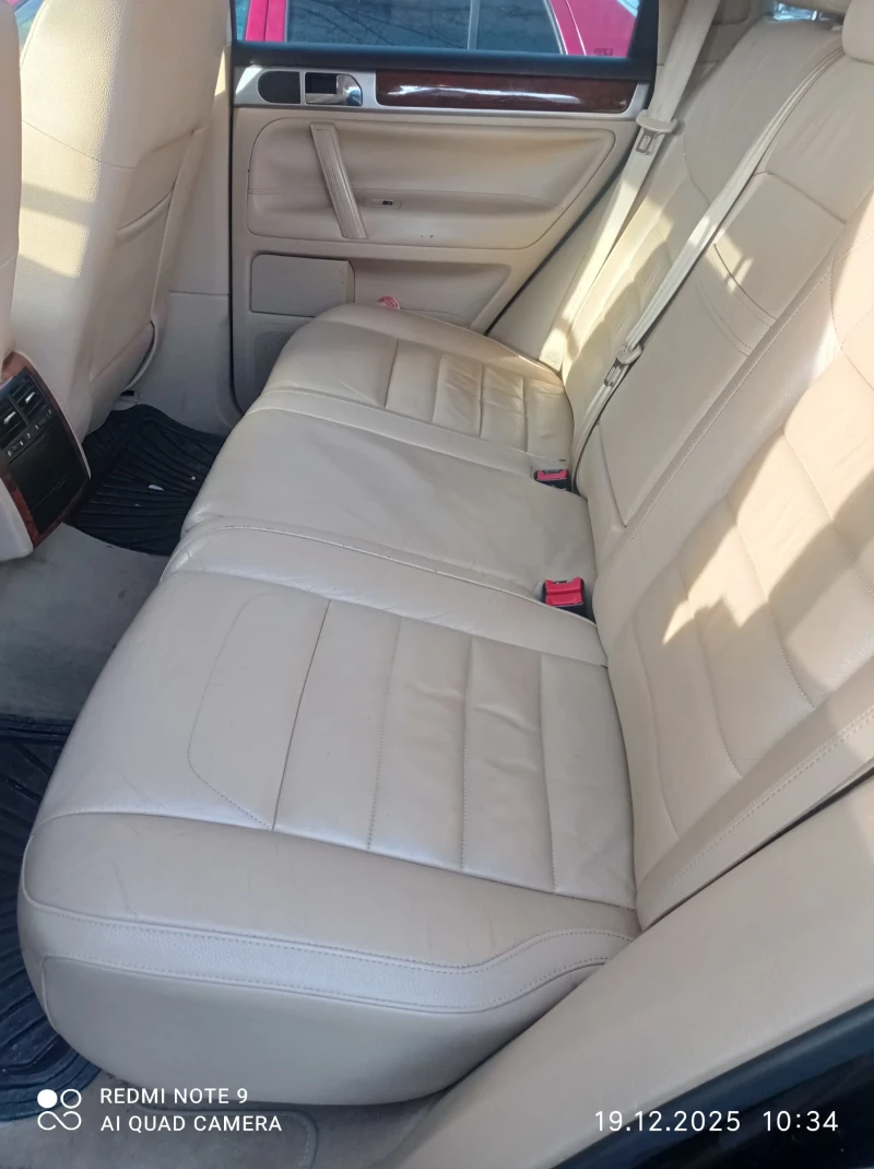 VW Touareg 3.0 TDI, снимка 9 - Автомобили и джипове - 53048560