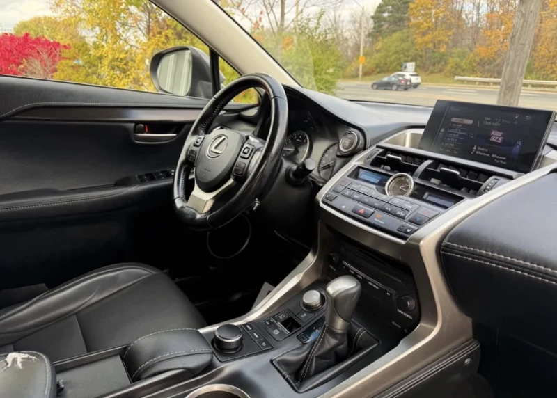 Lexus NX 200t * * ЧИСТА ИСТОРИЯ * * CARFAX * * , снимка 15 - Автомобили и джипове - 53216949