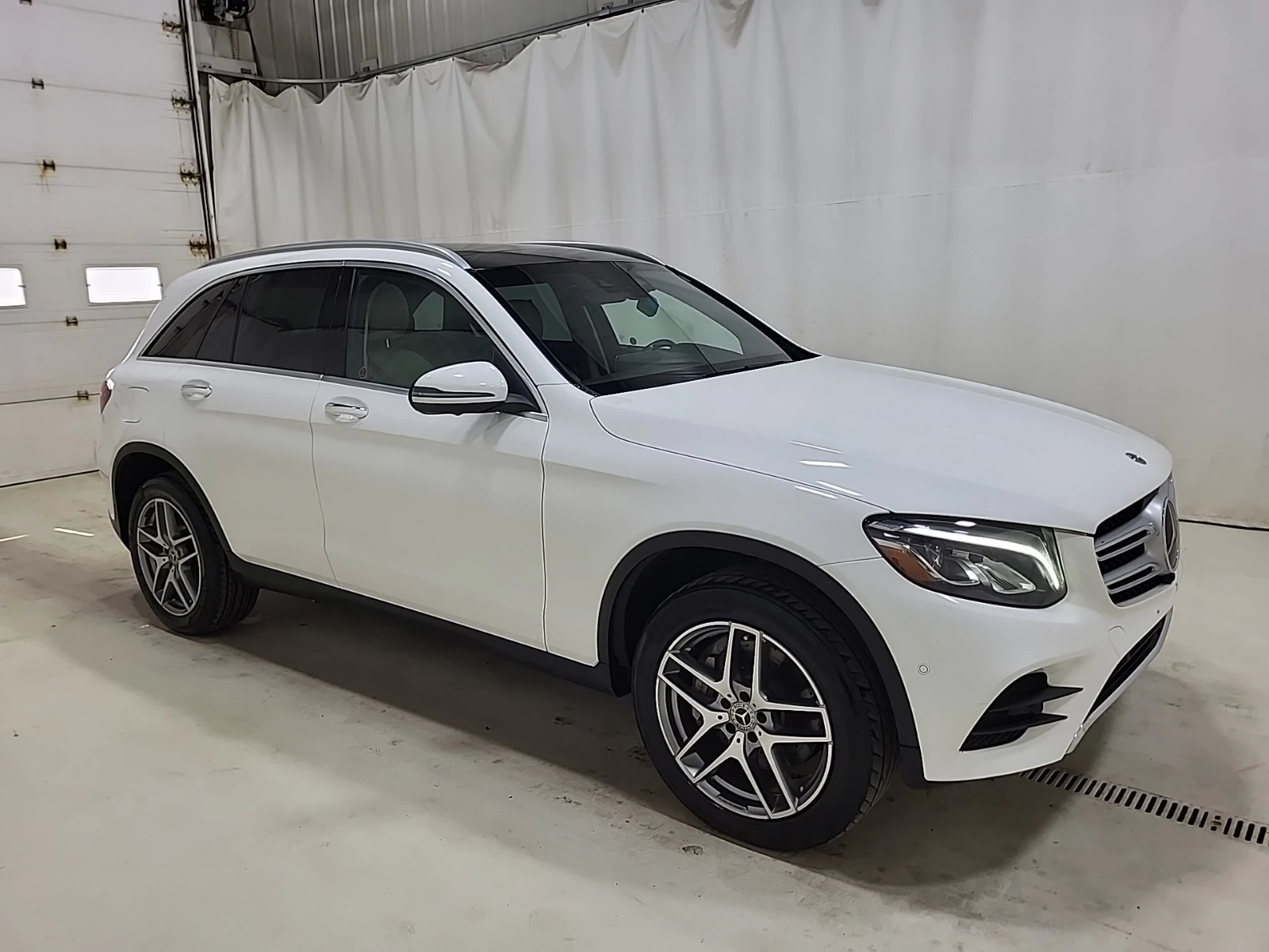 Mercedes-Benz GLC 300 * CARFAX* АВТОФИНАНСИРАНЕ* Цена до България*  - изображение 2